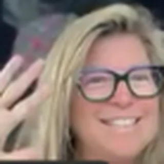 Mastermind member on a live summit session