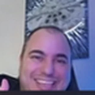 Mastermind member on a live summit session